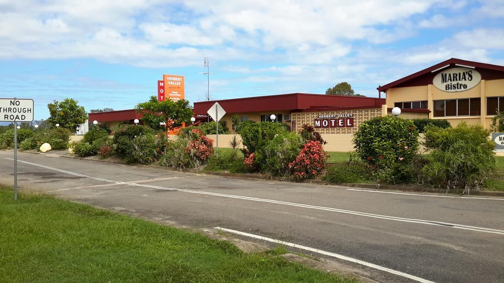 Herbert Valley Motel Ingham Buitenkant foto